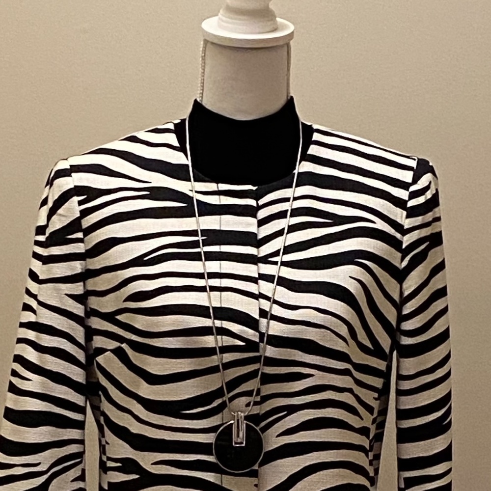 Chico's Silver and Black Statement Necklace